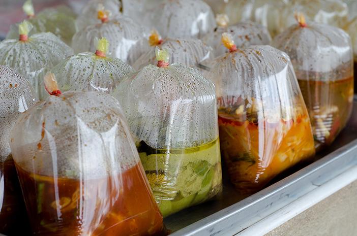 Is Packing Hot Food in Polythene Safe